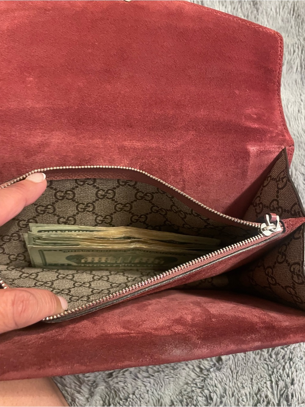 Gucci Beige GG Supreme Shoulder Bag with Pink Floral and Red Accents - Picture 5 of 12